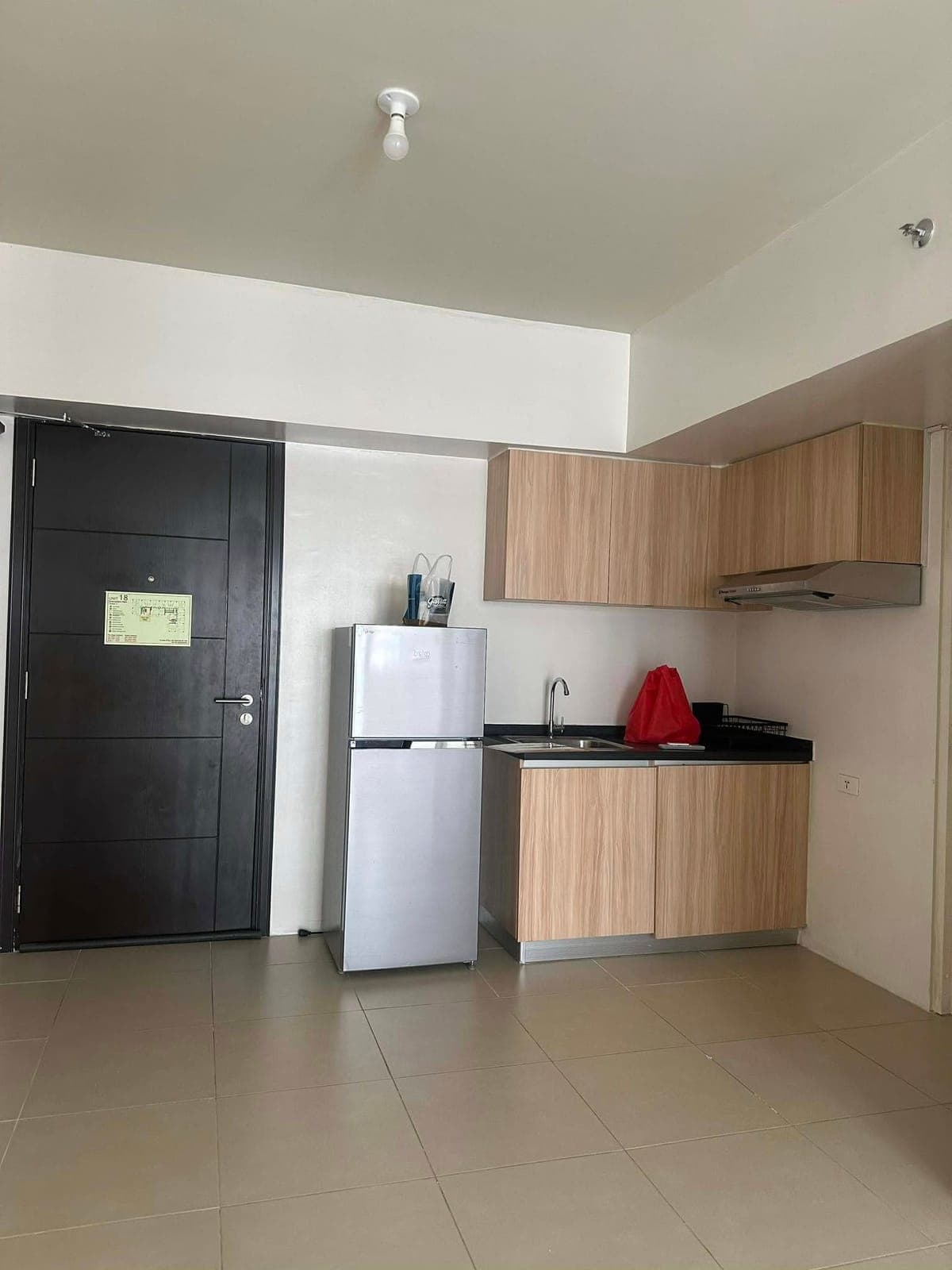 FOR RENT – Avida Turf T2 | 24th Floor | 1BR w/ Balcony - photo 6