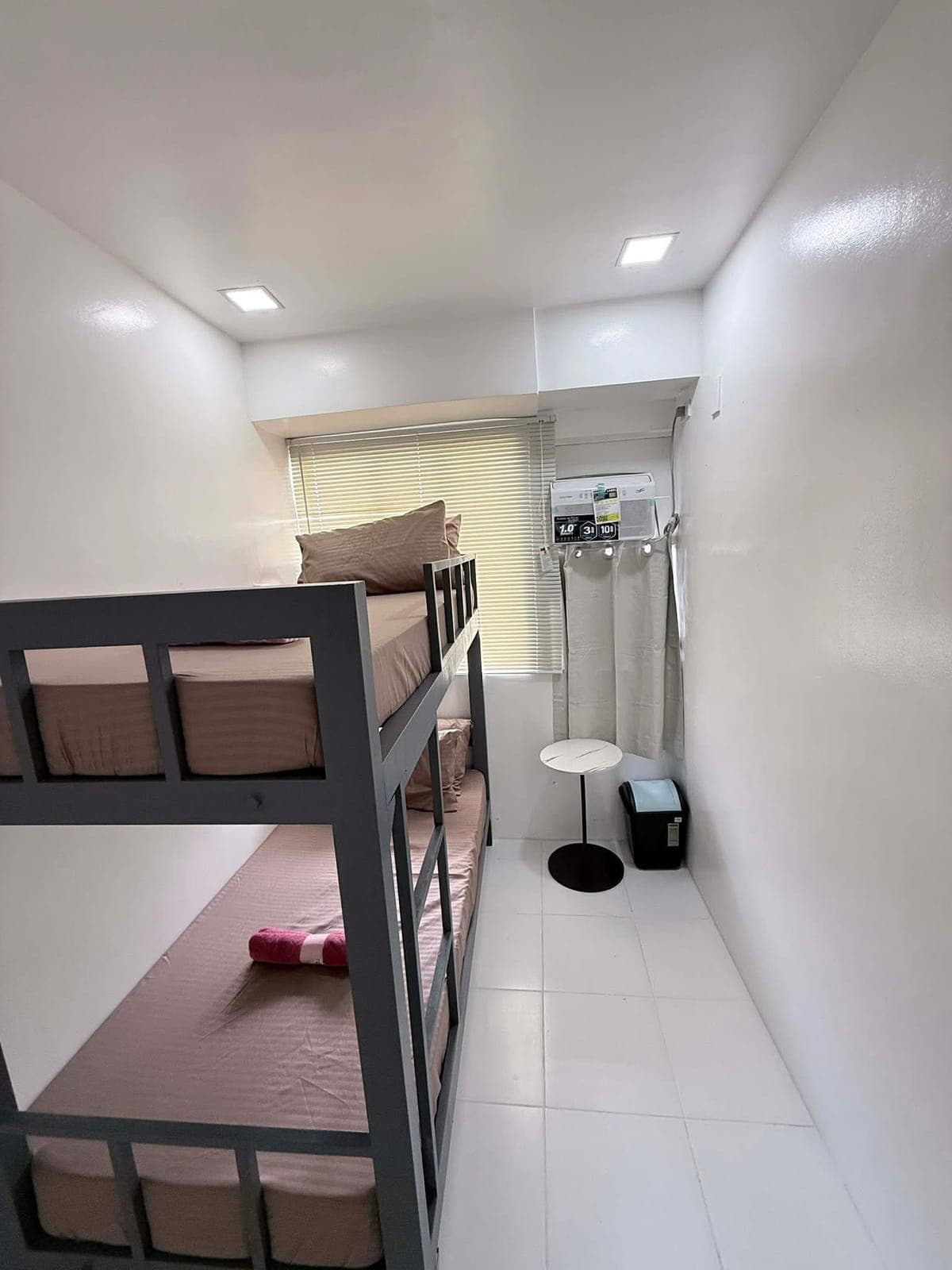 🛏️FEMALE BEDSPACE/CONDO SHARING FURNISHED - photo 3