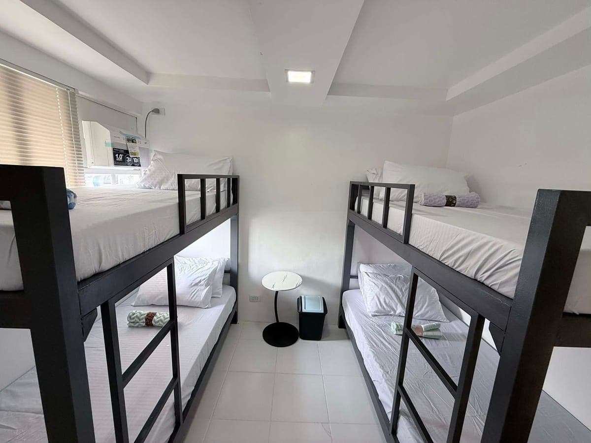 🛏️FEMALE BEDSPACE/CONDO SHARING FURNISHED - photo 4