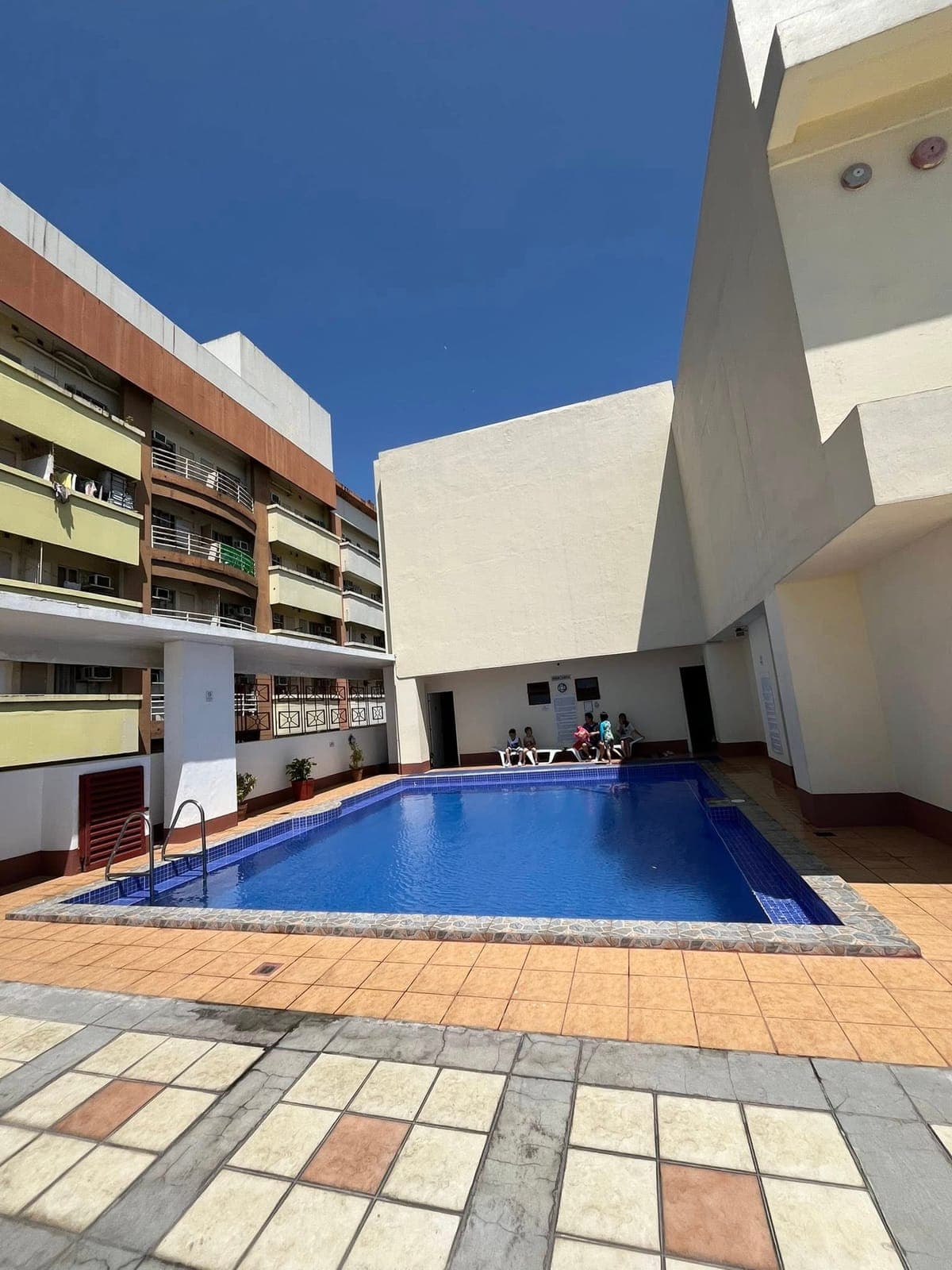 🛏️FEMALE BEDSPACE/CONDO SHARING FURNISHED - photo 9