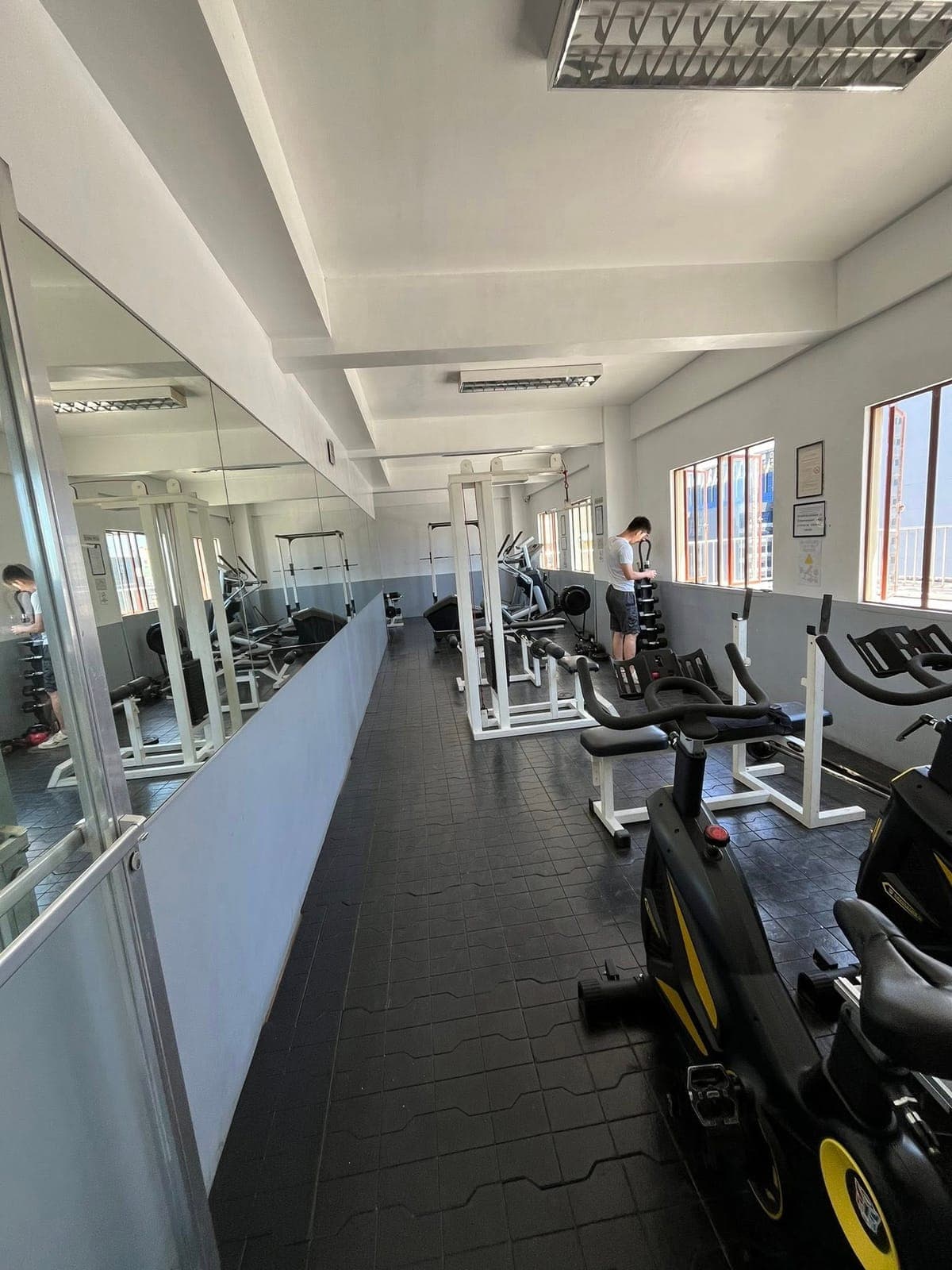 🛏️FEMALE BEDSPACE/CONDO SHARING FURNISHED - photo 10