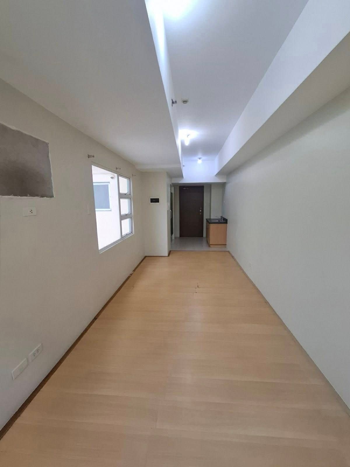 Studio type for rent located beside DLSU Taft manila - photo 12