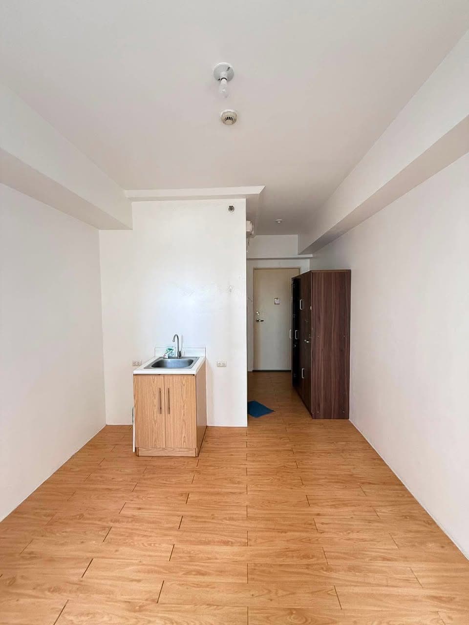 Bare Studio Condo Unit for Rent - photo 3