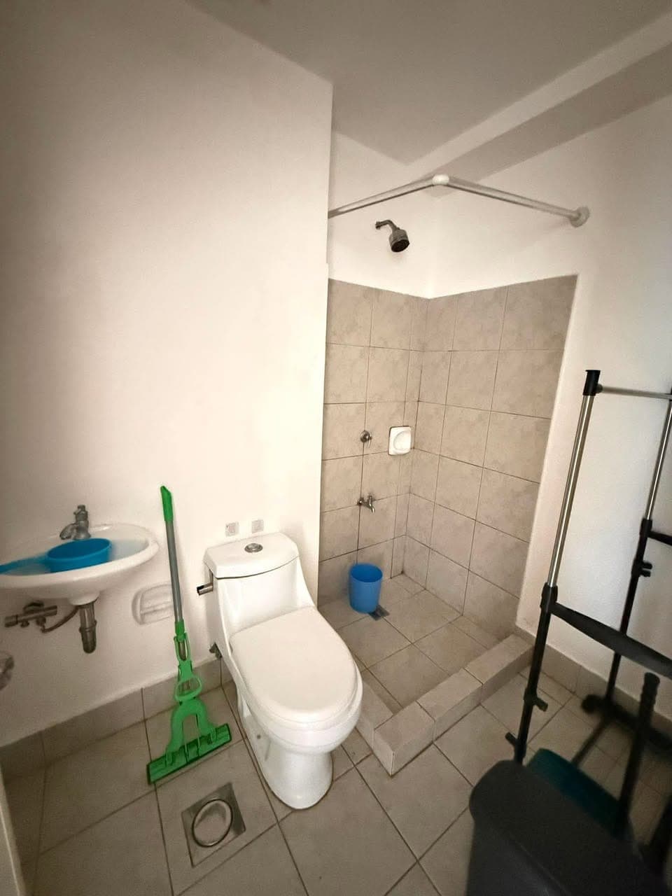 Bare Studio Condo Unit for Rent - photo 4