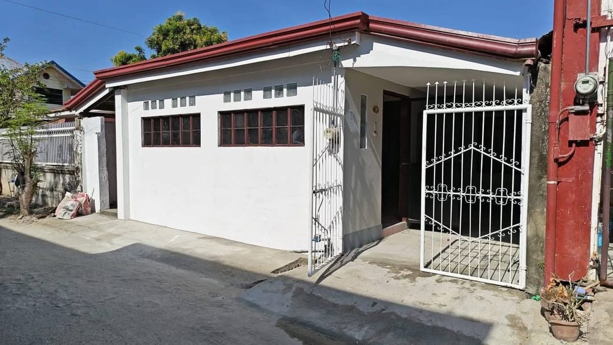 HOUSE FOR RENT - photo 1