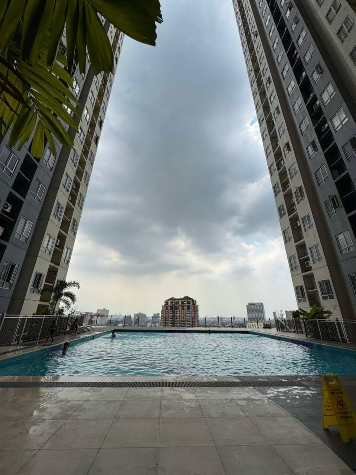 FOR RENT: CONDO UNIT AT VICTORIA SPORTS TOWER. AVAILABLE IN MAY. - photo 4