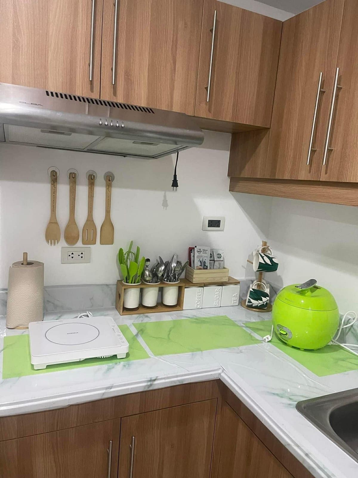 # **FOR RENT: 1BR Zinnia South Tower** - photo 2