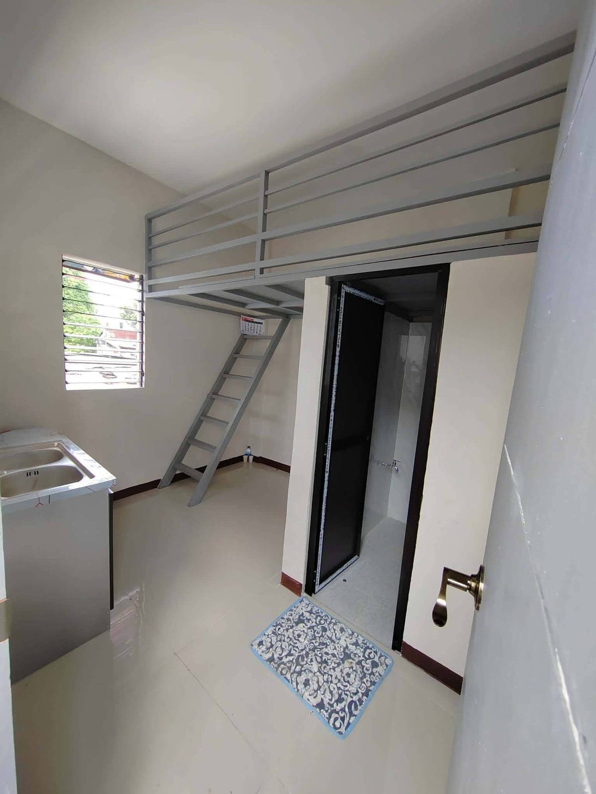 Studio, Loft type bed, - photo 5