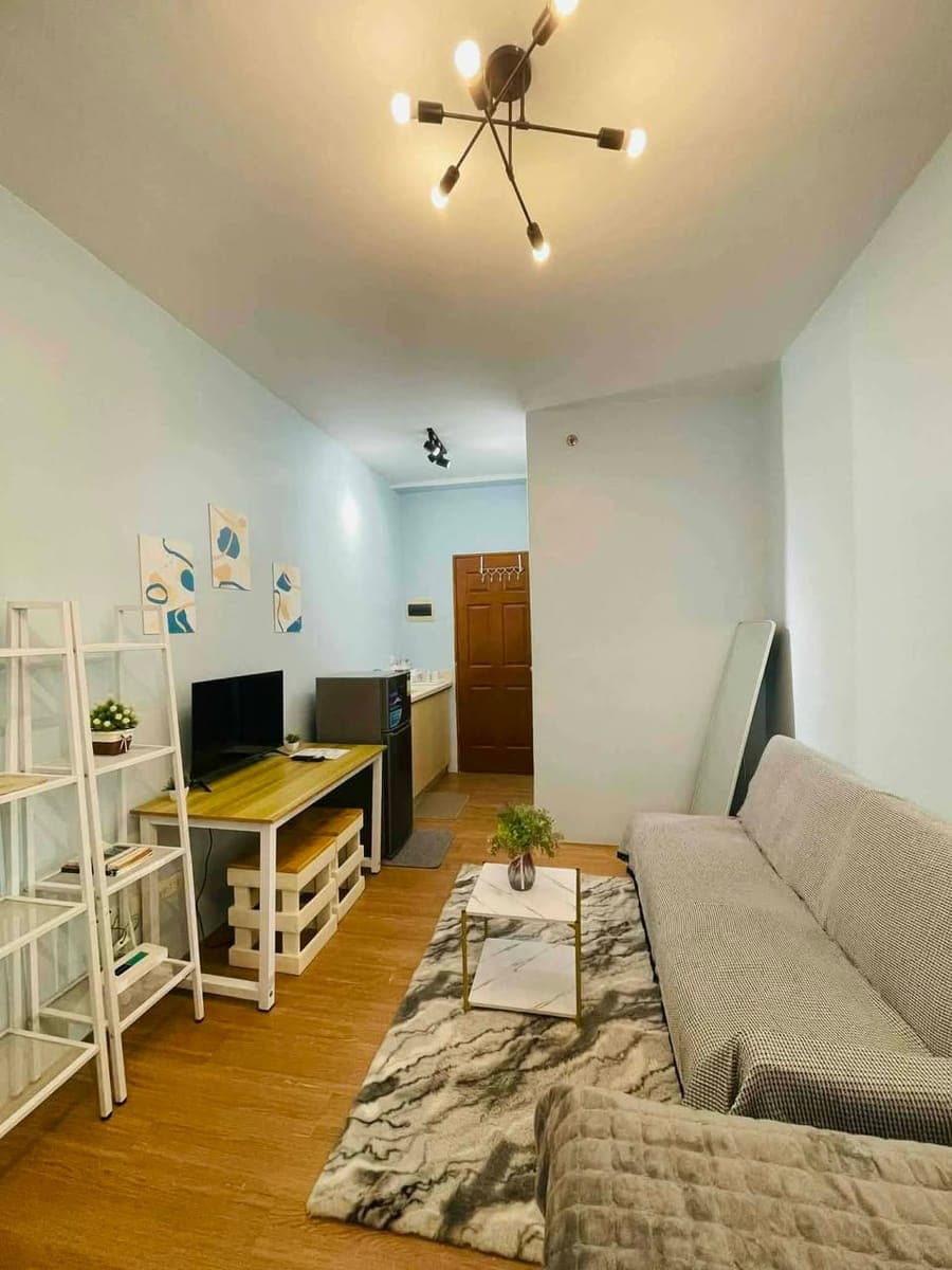 For rent Studio type at Bayanihan flats for only 12k includes dues 4th floor - photo 1