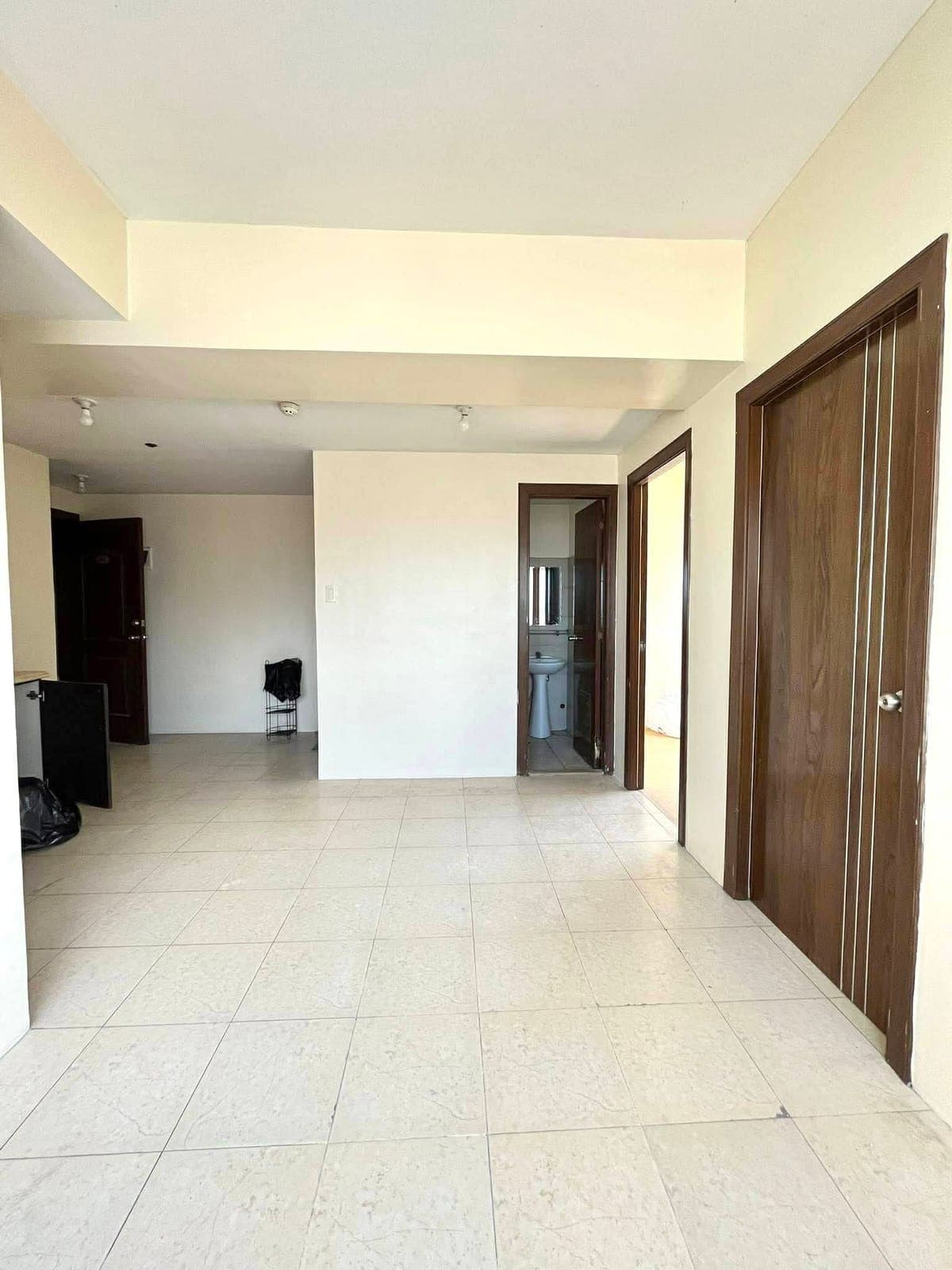 Condo Unit at Ridgewood Towers for RENT - photo 4