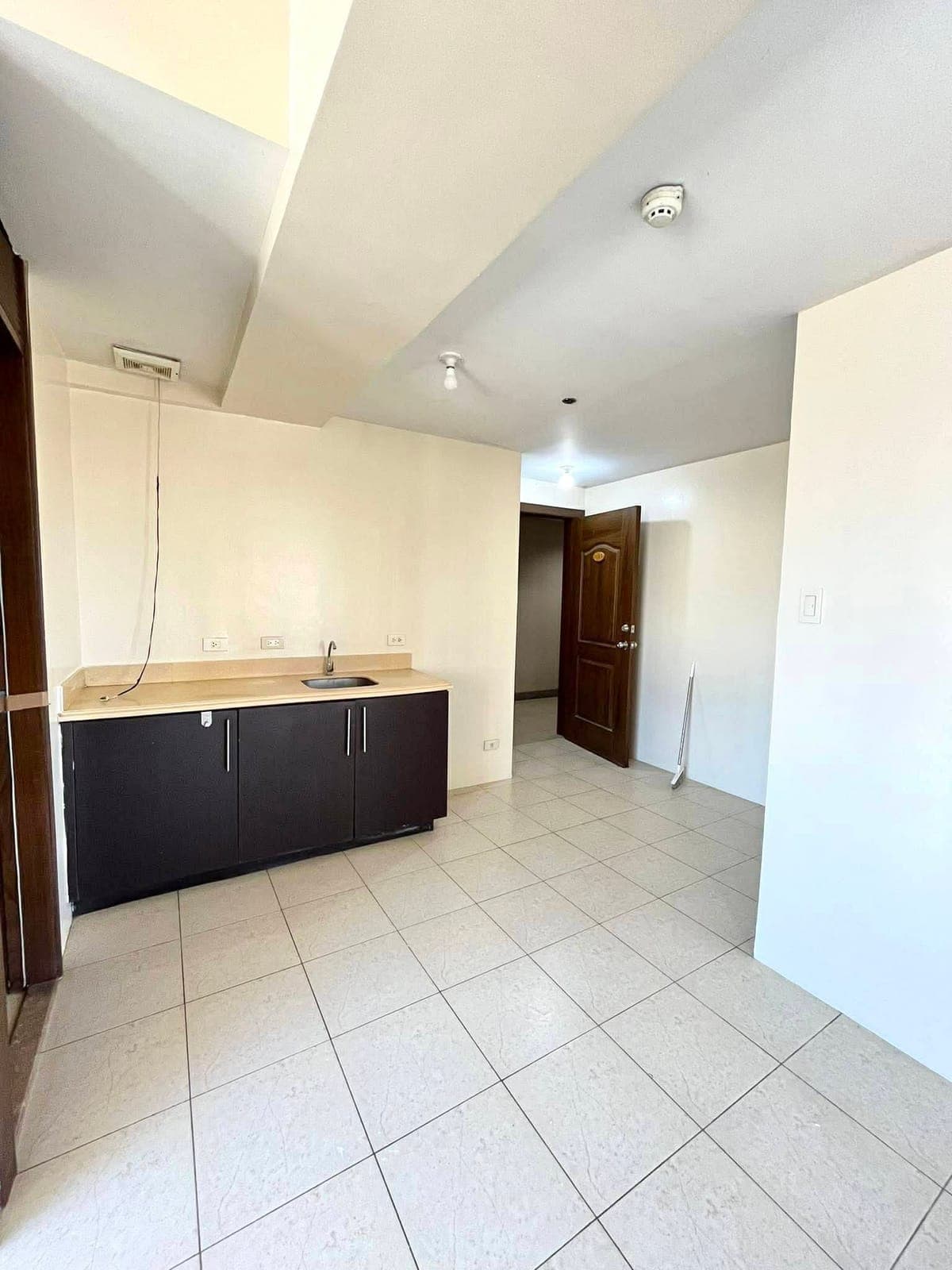 Condo Unit at Ridgewood Towers for RENT - photo 7