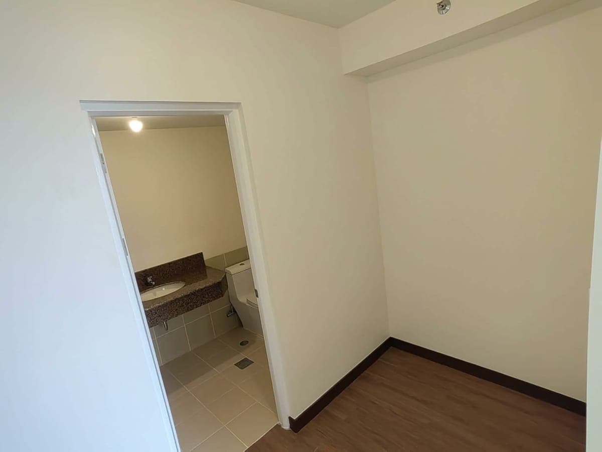 ₱65K MONTHLY ‼️ | 4BR WITH BALCONY + PARKING AT ALDER RESIDENCES – ACACIA ESTATES - photo 3