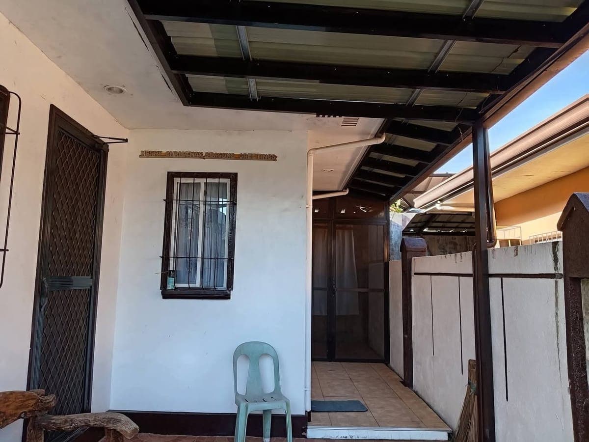 🏡 FOR RENT: Fully Furnished Bungalow in Uptown Bellevue Subdivision - photo 2