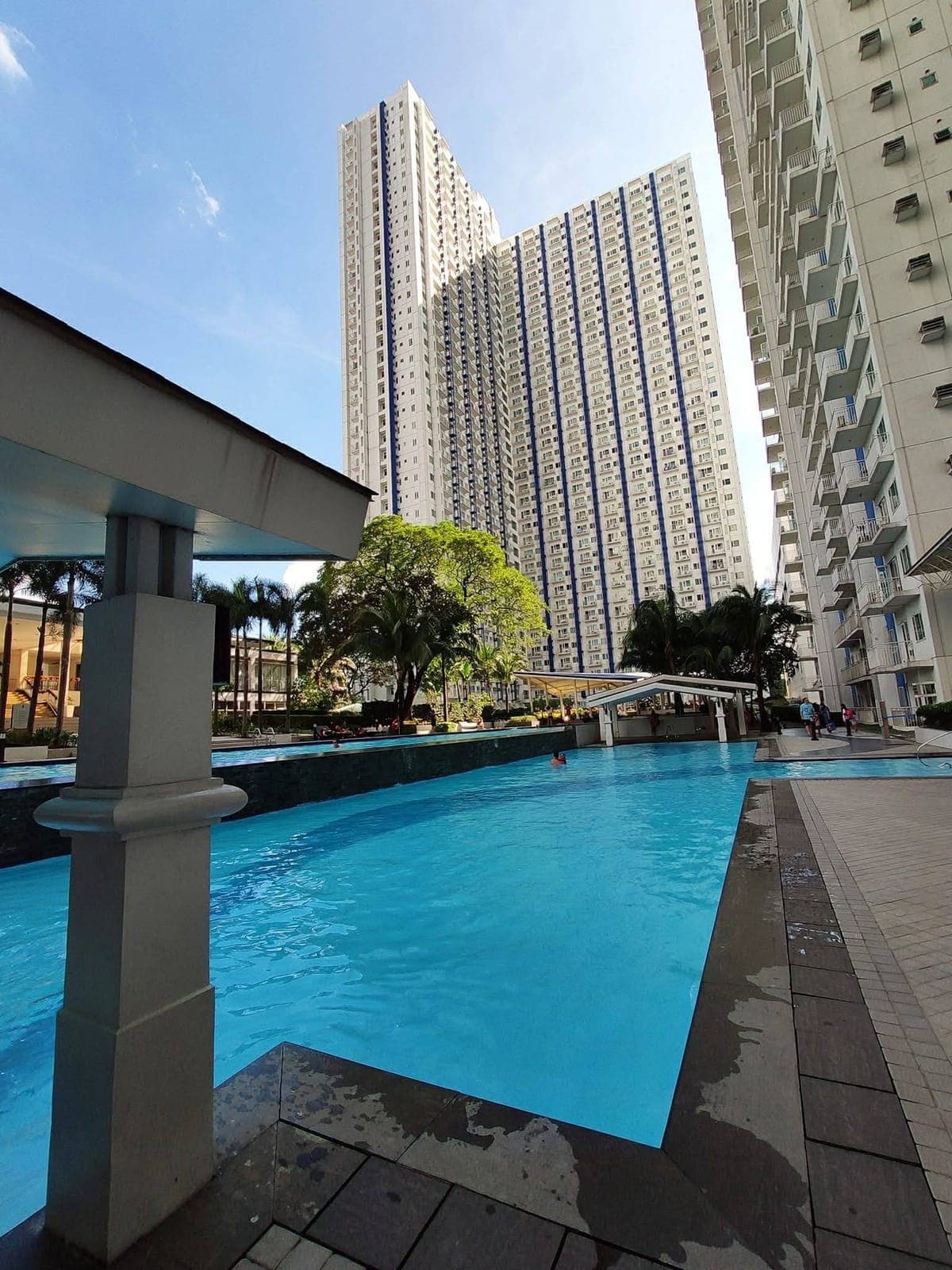 FOR RENT: ₱17,000 inclusive assoc dues - photo 2