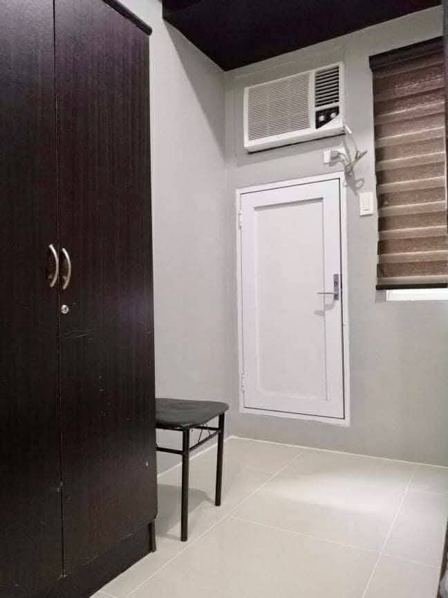 FOR RENT: ₱17,000 inclusive assoc dues - photo 9