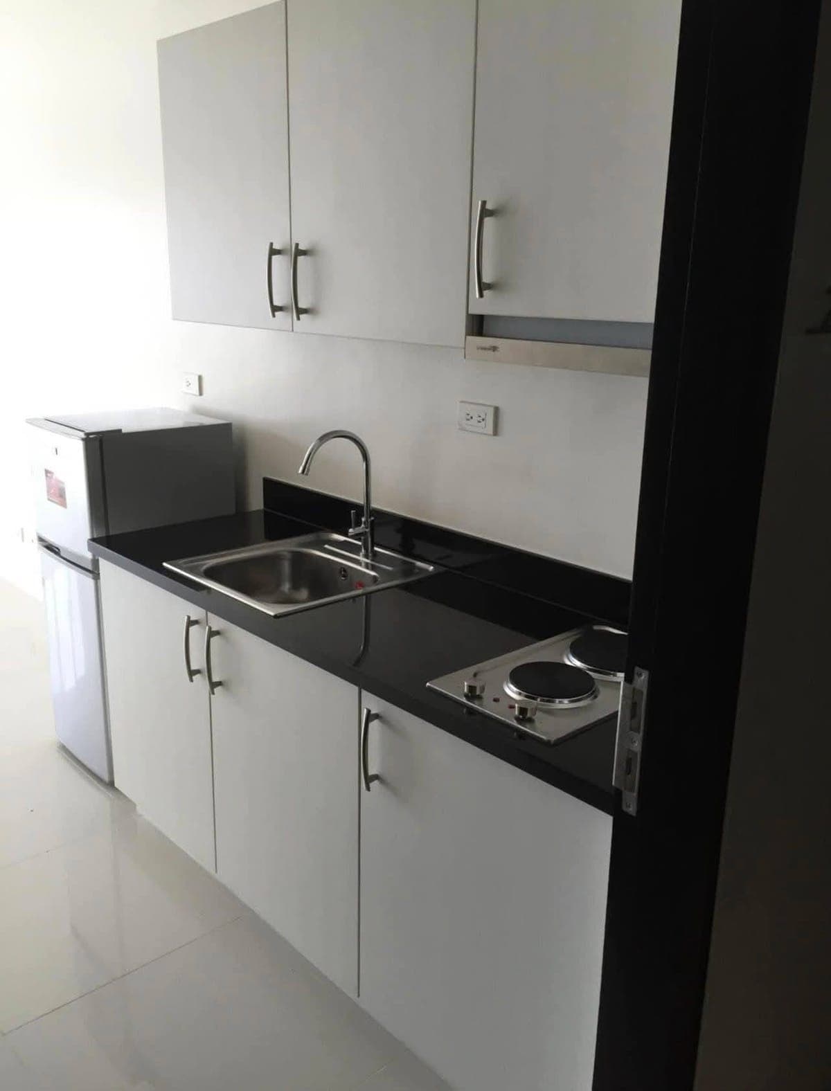 🏙️ AFFORDABLE & RUSH CONDO FOR RENT in QC! - photo 4