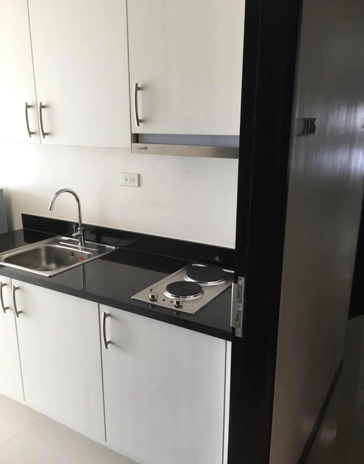 🏙️ AFFORDABLE & RUSH CONDO FOR RENT in QC! - photo 5