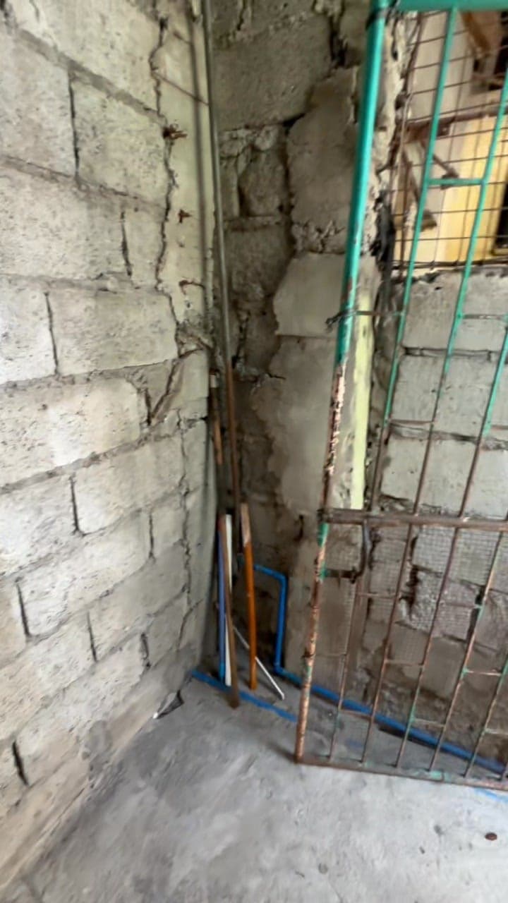 🏠 HOUSE FOR RENT (gated, PWEDE MAG TINDAHAN!!! and motor parking) 🏪 - photo 2