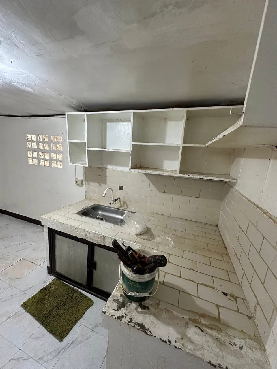 🏠 HOUSE FOR RENT (gated, PWEDE MAG TINDAHAN!!! and motor parking) 🏪 - photo 4