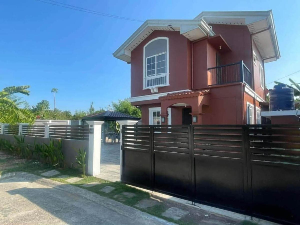 🏡 HOUSE & LOT WITH SWIMMING POOL FOR SALE / FOR RENT - CONTACT 09657960410 - photo 1