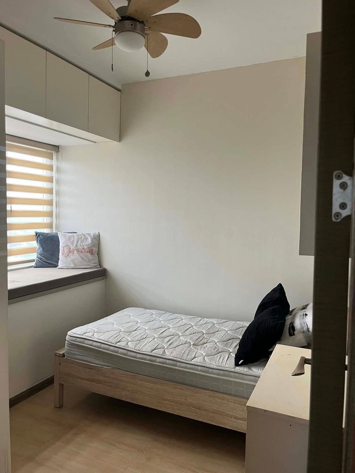 For Rent!! Condominium with 2bedrooms, fully furnished location Congressional Town Center. Near SM N... - photo 3