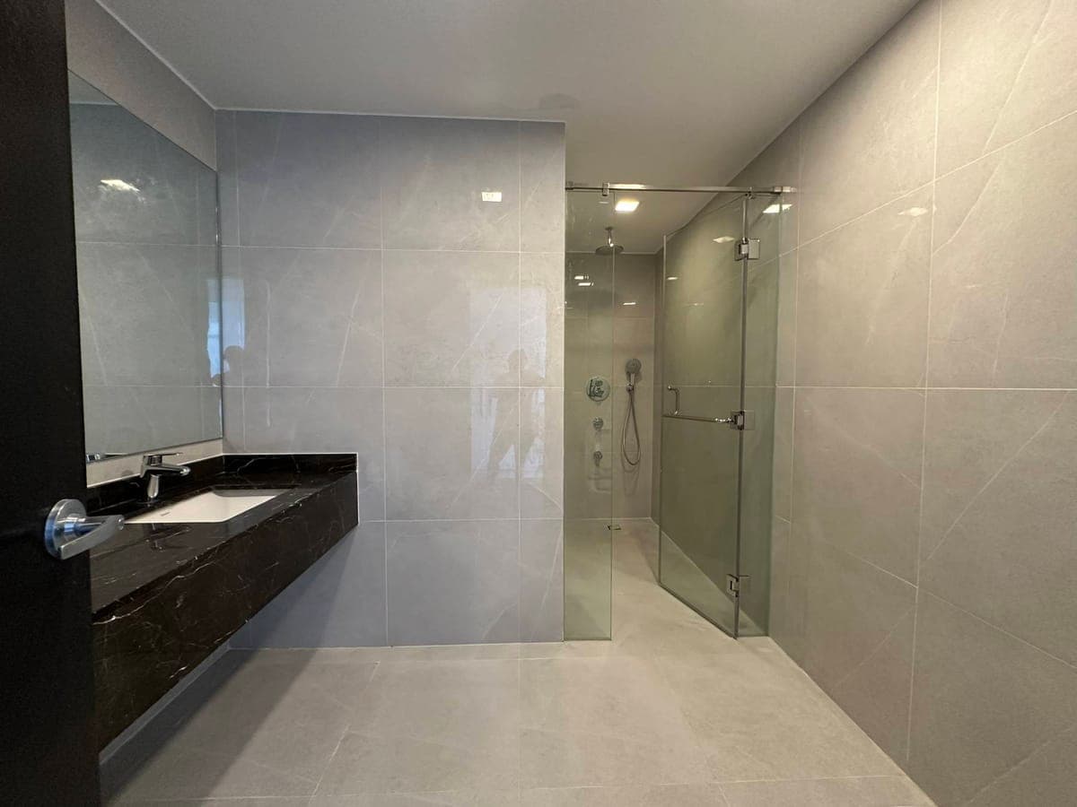 For lease: - photo 1