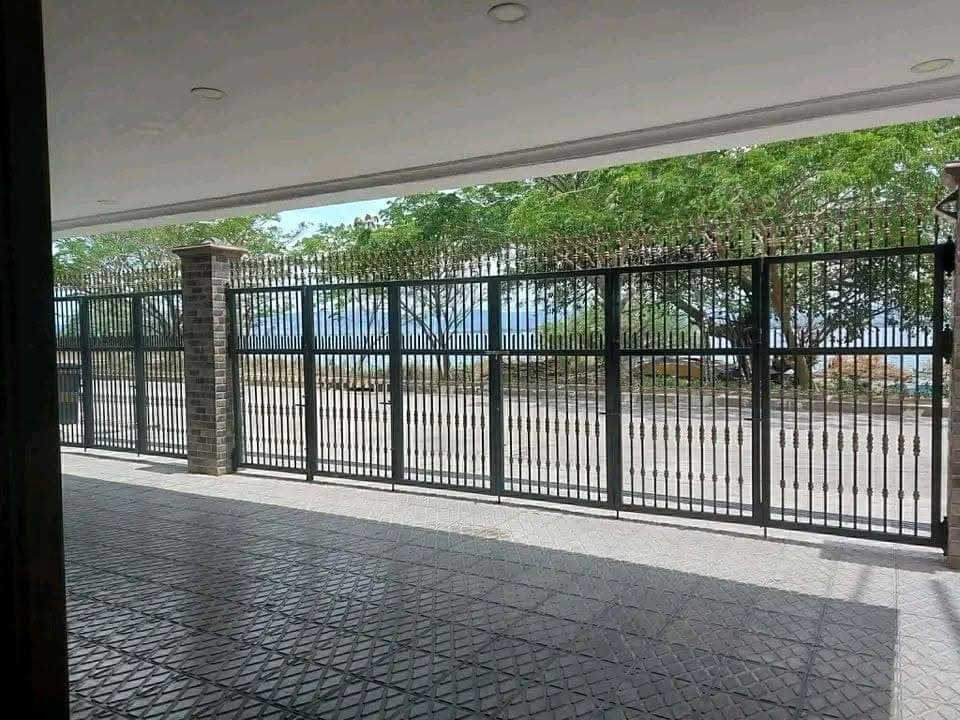 🏡 3-STOREY BEACH VIEW HOUSE FOR RENT 🌊✨ - photo 3