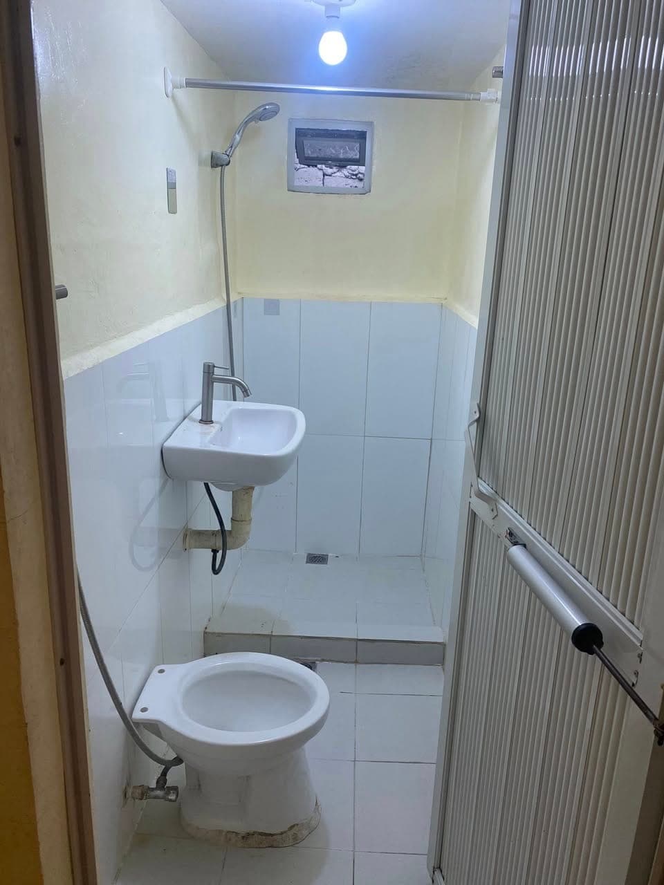 Available room for rent. Loc Palar Southside Taguig city. Pm sa inquiries. - photo 4