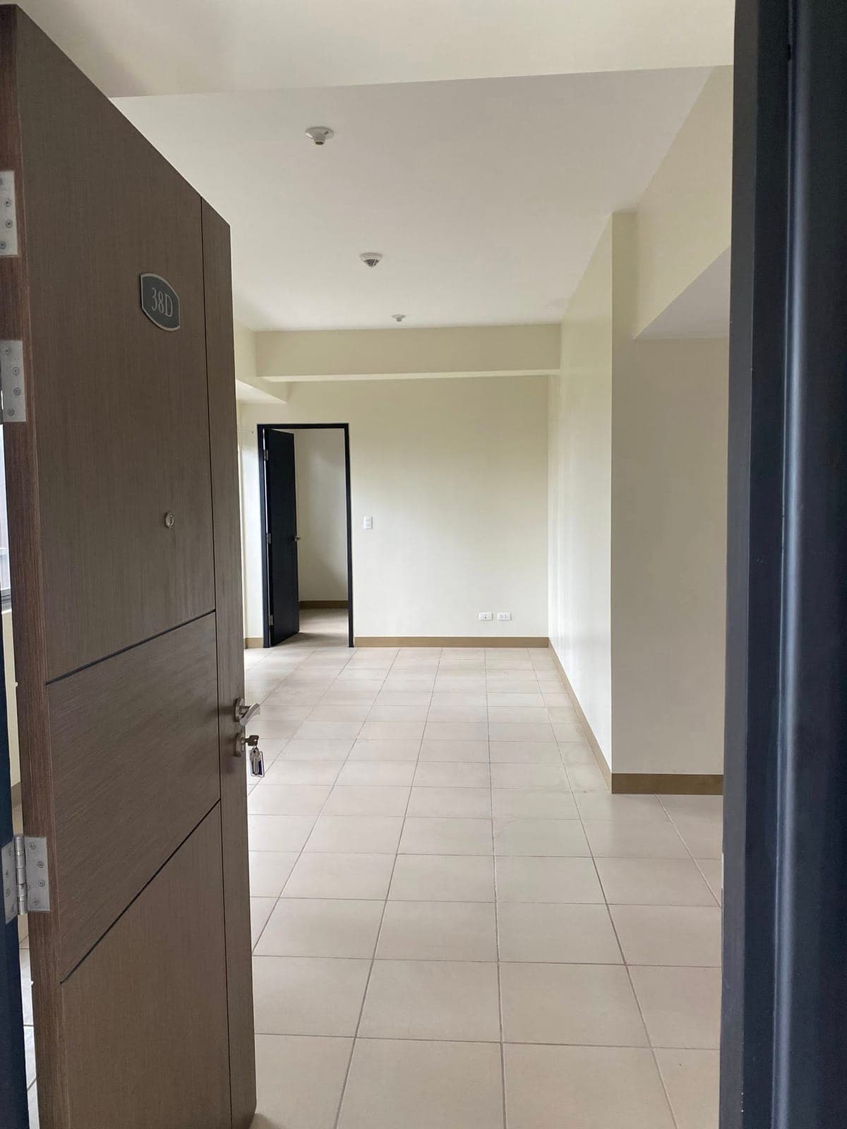 MURANG CONDO UNIT FOR RENT - photo 14