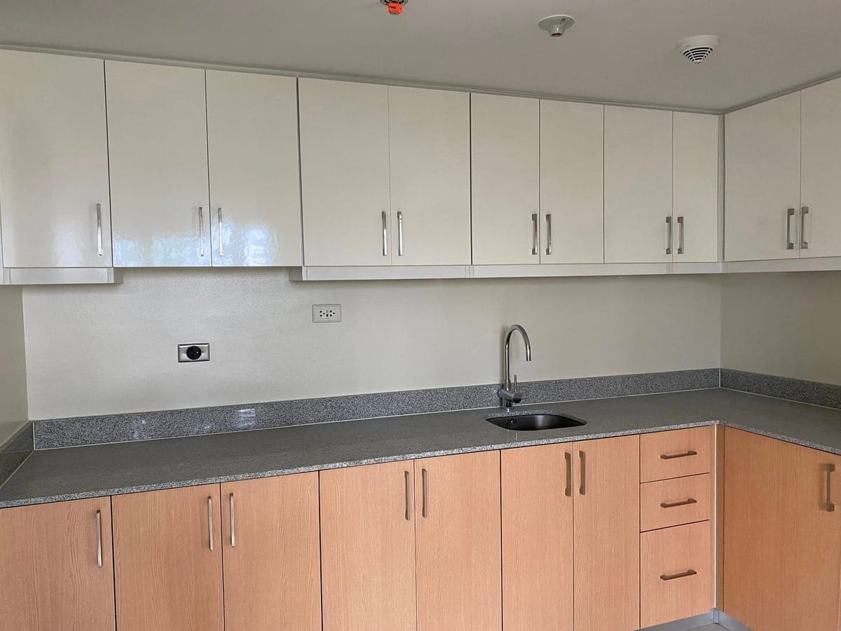 MURANG CONDO UNIT FOR RENT - photo 15