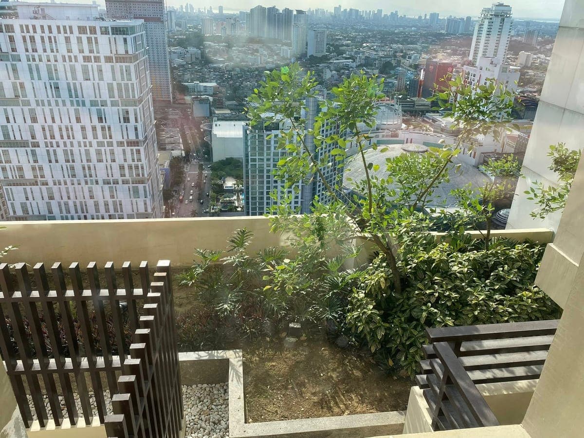 MURANG CONDO UNIT FOR RENT - photo 3