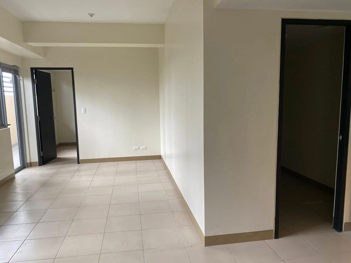 MURANG CONDO UNIT FOR RENT - photo 21