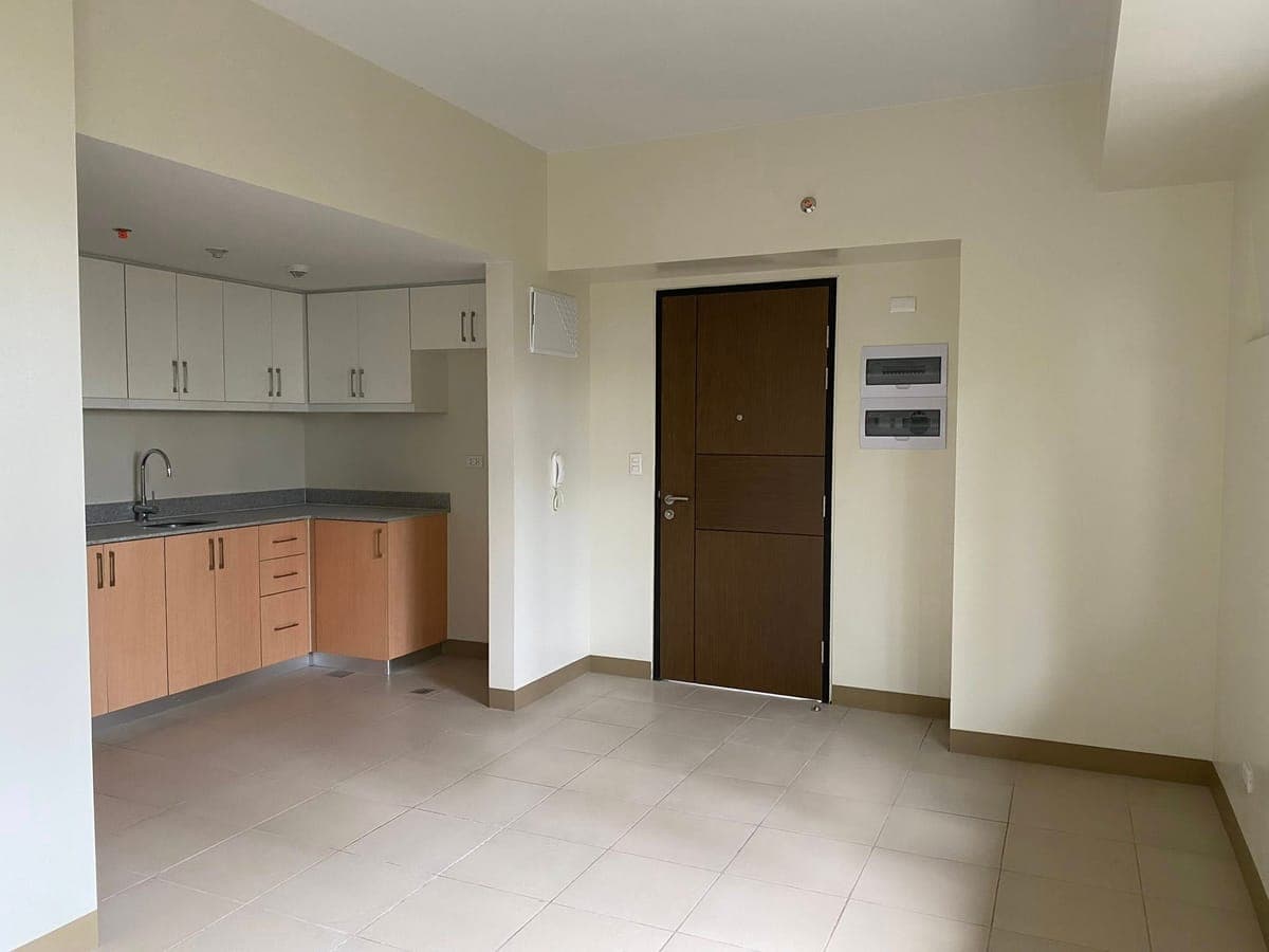 MURANG CONDO UNIT FOR RENT - photo 22