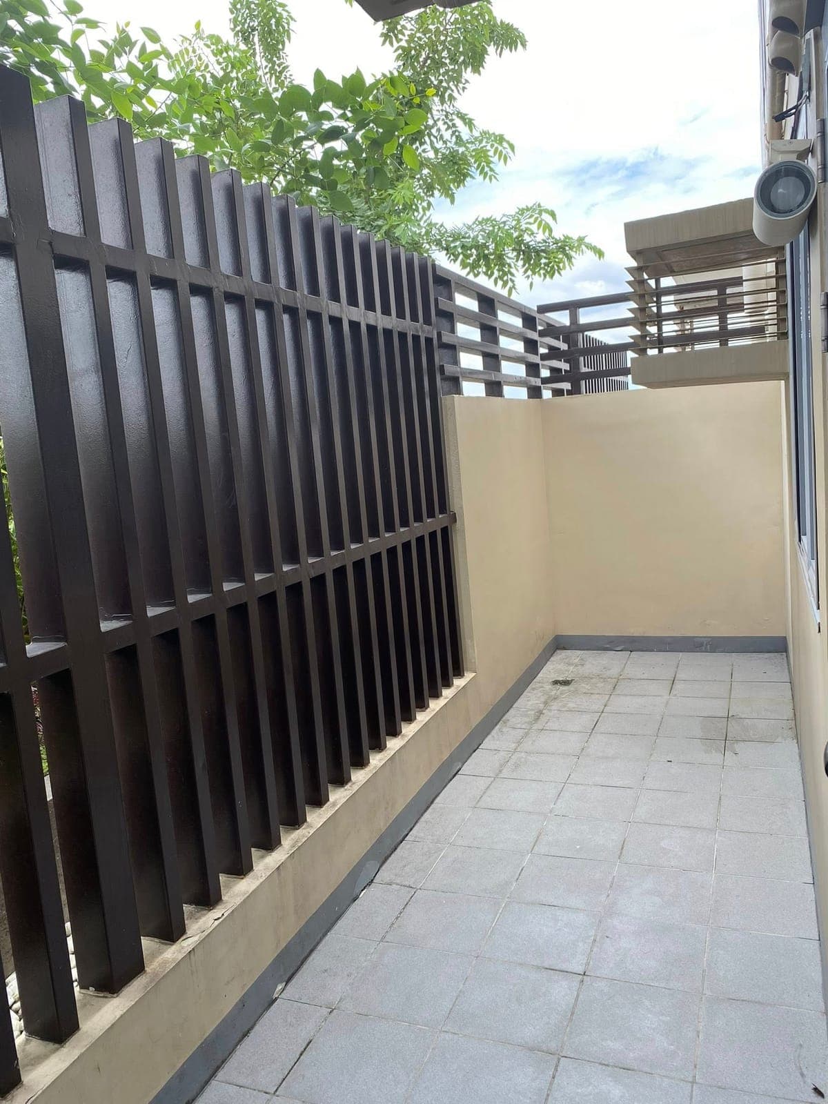 MURANG CONDO UNIT FOR RENT - photo 26