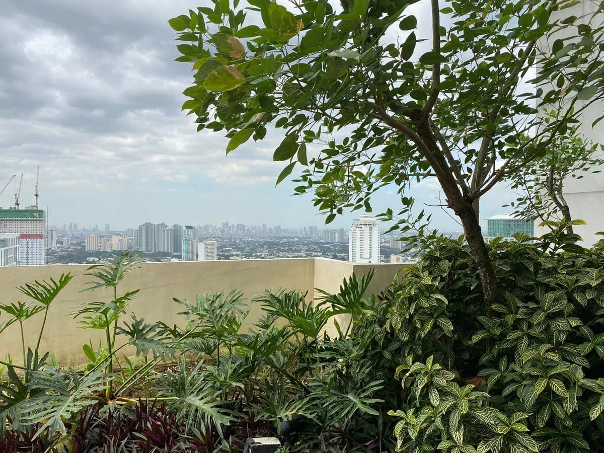 MURANG CONDO UNIT FOR RENT - photo 28