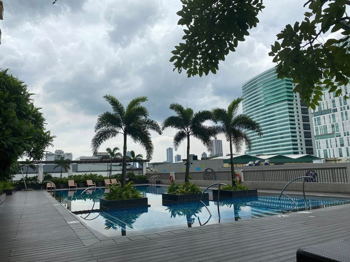 MURANG CONDO UNIT FOR RENT - photo 5