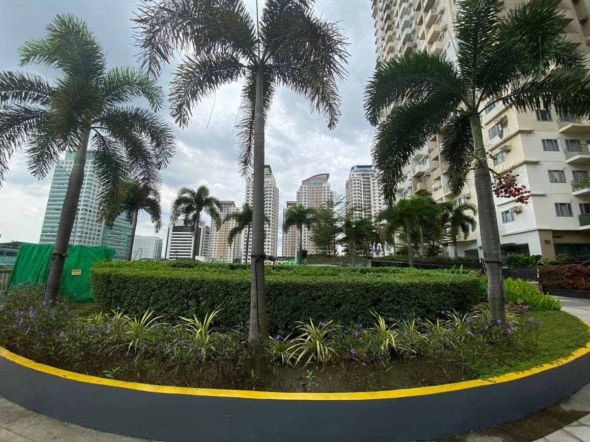 MURANG CONDO UNIT FOR RENT - photo 7