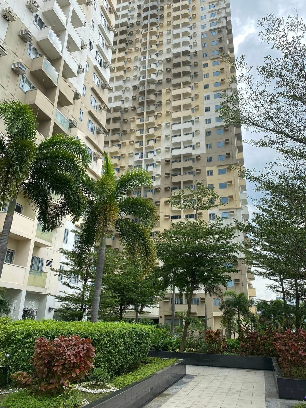 MURANG CONDO UNIT FOR RENT - photo 8