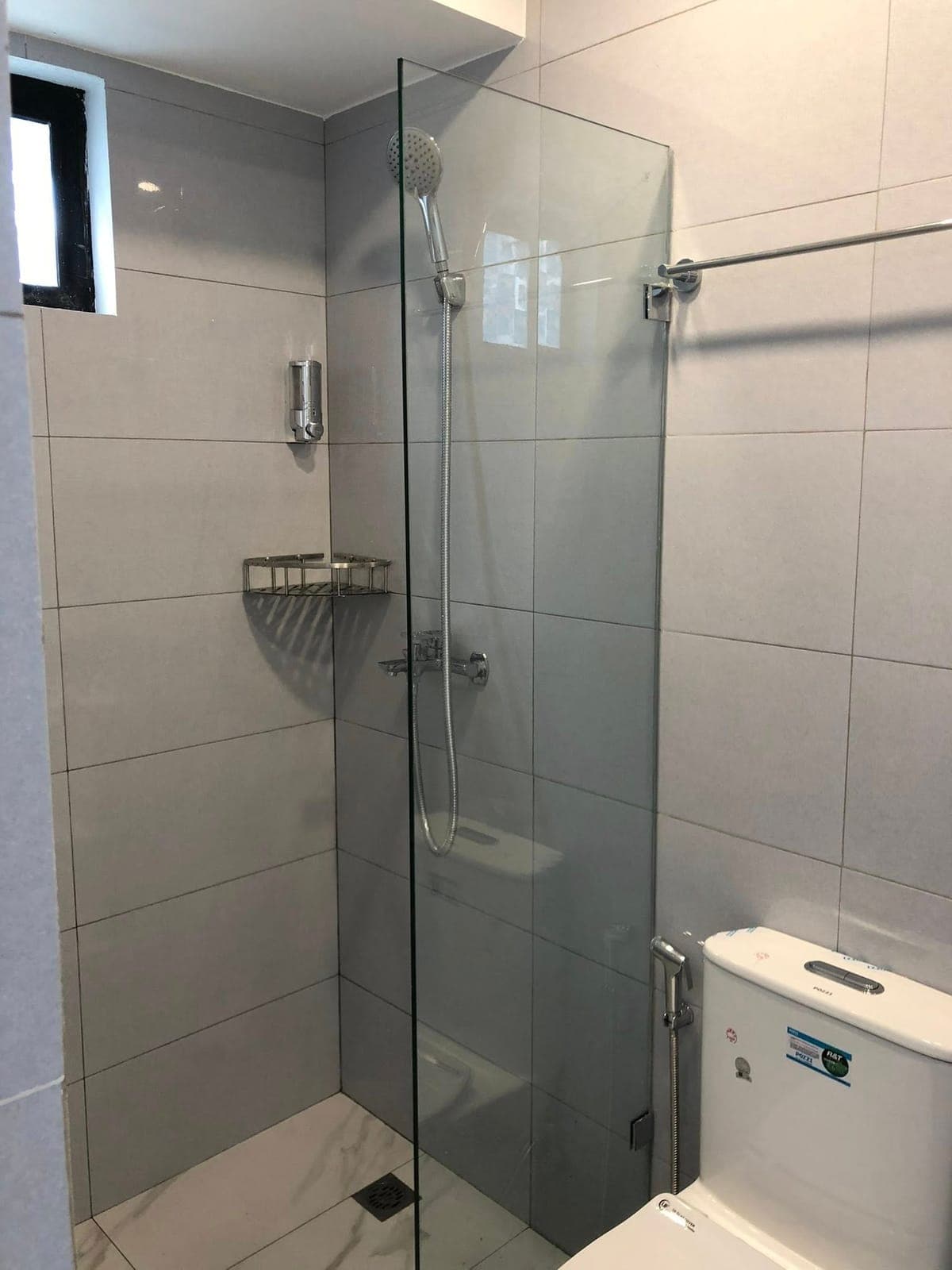 One bedroom Condo for rent in Forbeswood Heights . Fully furnished . Expected rent php 40,000’per mo... - photo 3