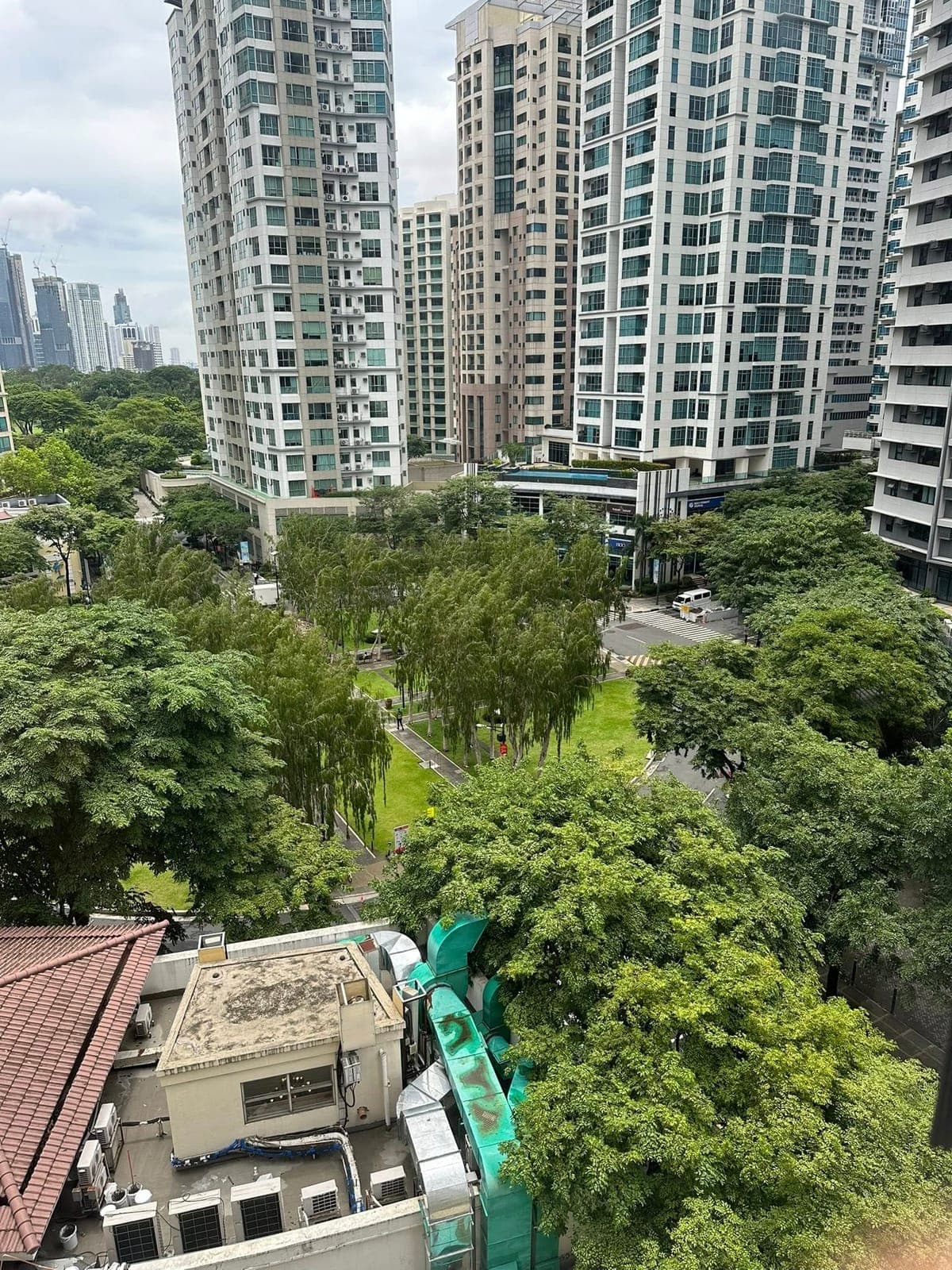 One bedroom Condo for rent in Forbeswood Heights . Fully furnished . Expected rent php 40,000’per mo... - photo 6