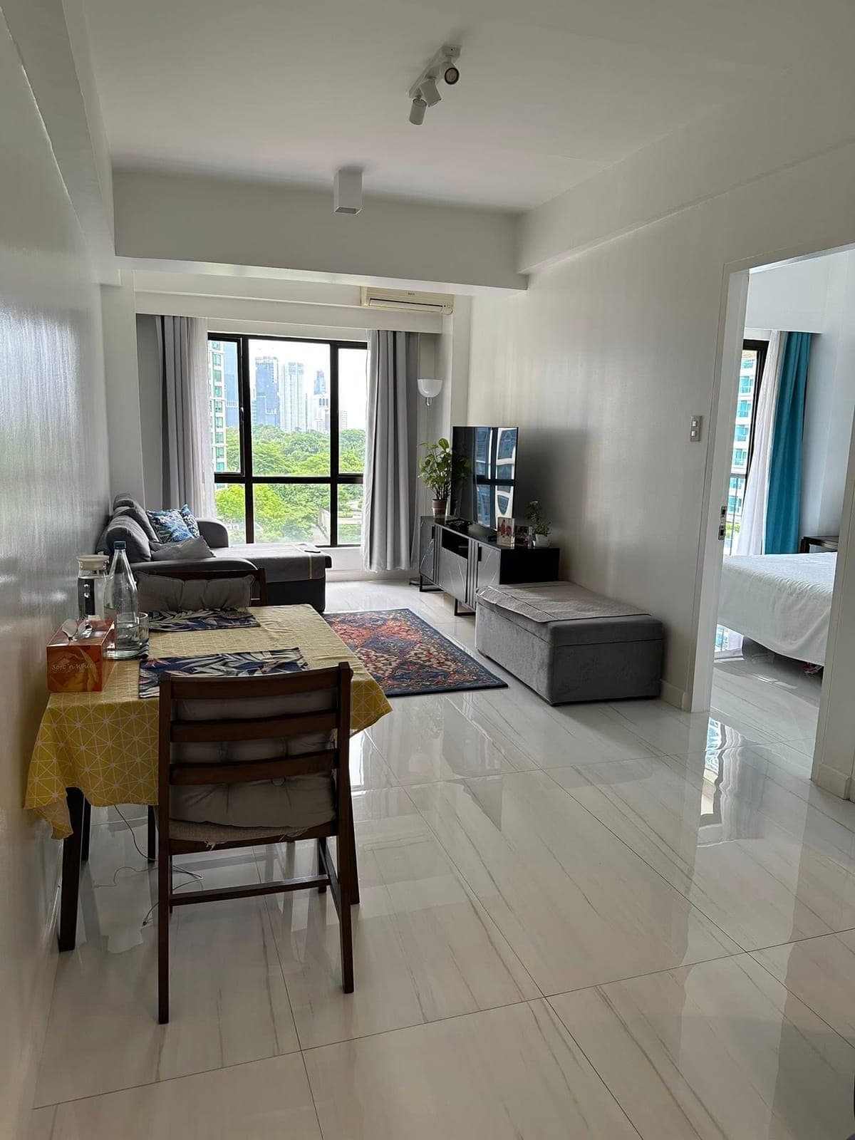 One bedroom Condo for rent in Forbeswood Heights . Fully furnished . Expected rent php 40,000’per mo... - photo 7