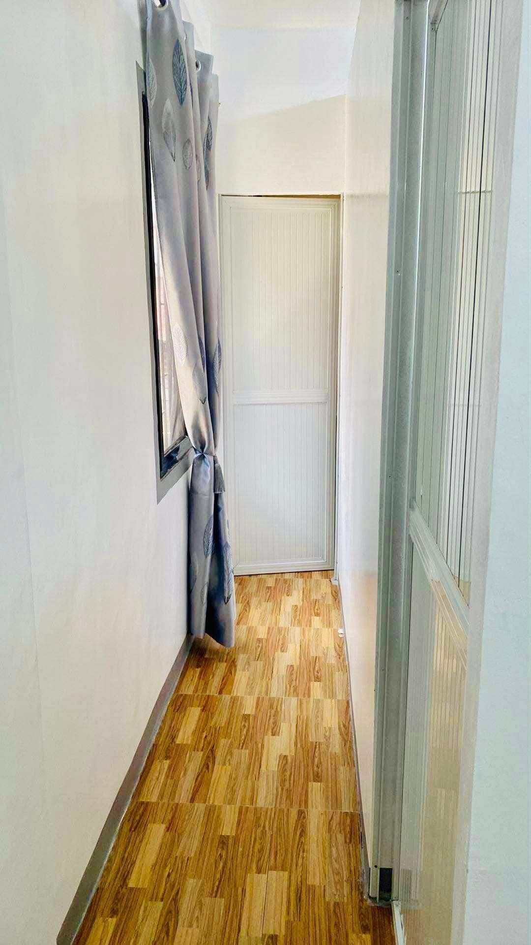 good day po baka may nag hahanap diyan ng maupahan kuarto,available po ang 1 room qu ngayon malapit... - photo 2