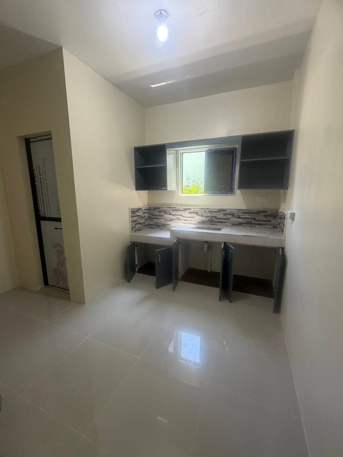 NEWLY RENOVATED APARTMENT FOR RENT - photo 2