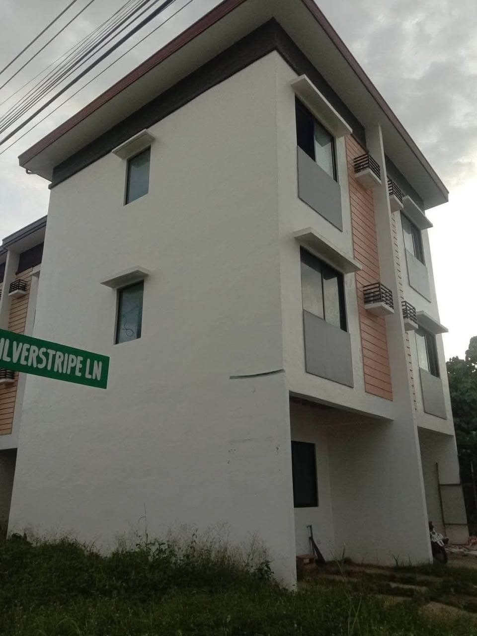 FOR RENT: Bamboo Lane 3-storey - photo 2