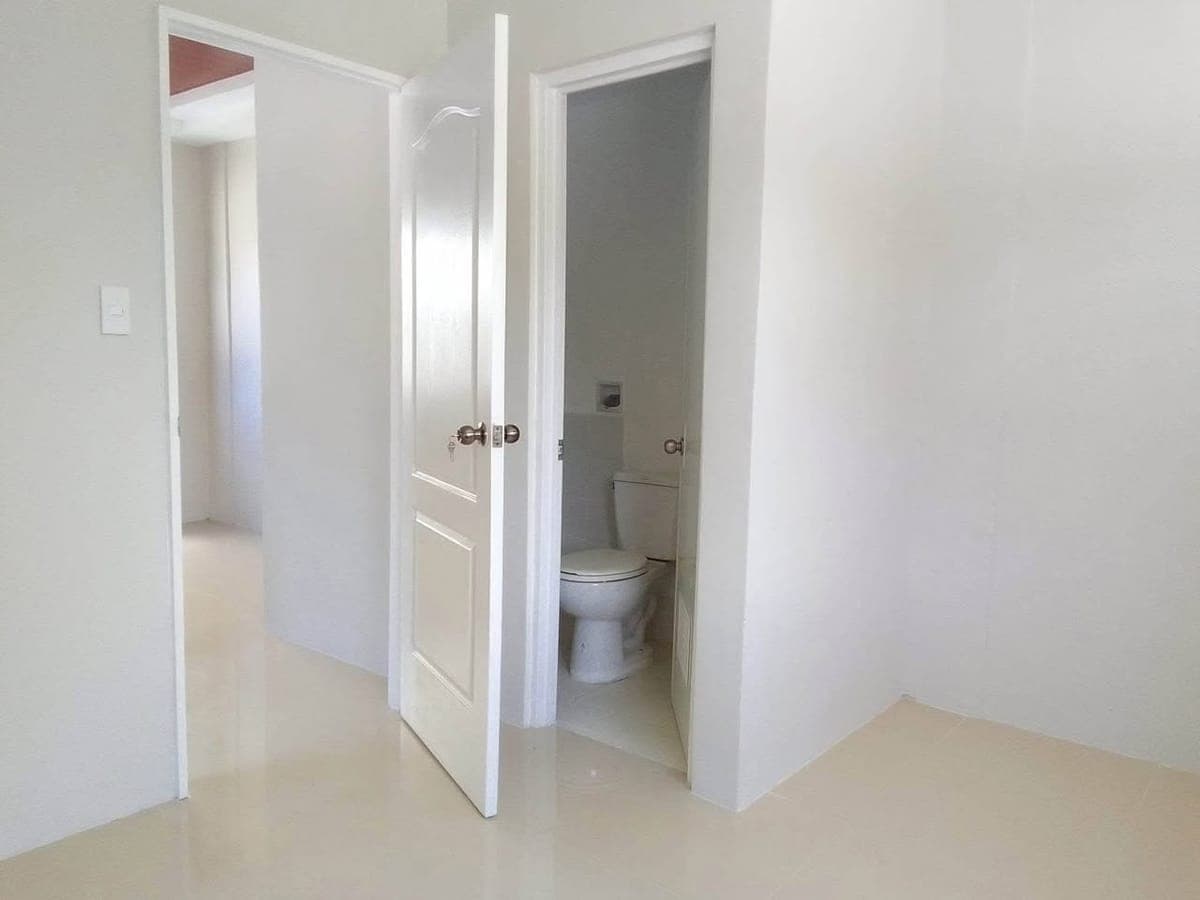 FOR RENT: Bamboo Lane 3-storey - photo 4