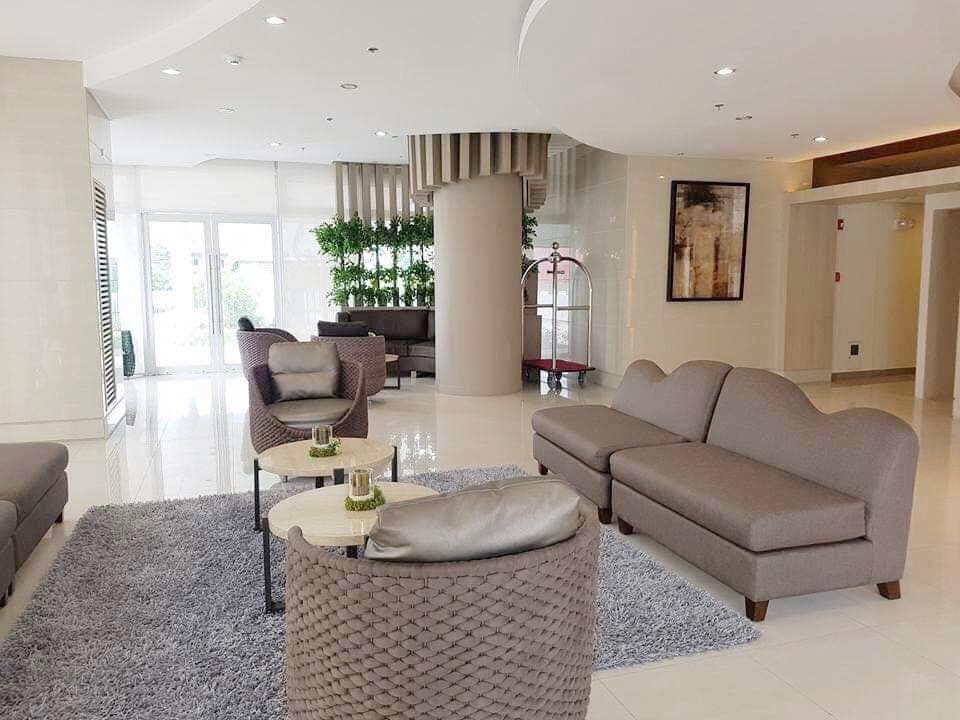 15k fully furnished condo with balcony 25sqm - photo 1