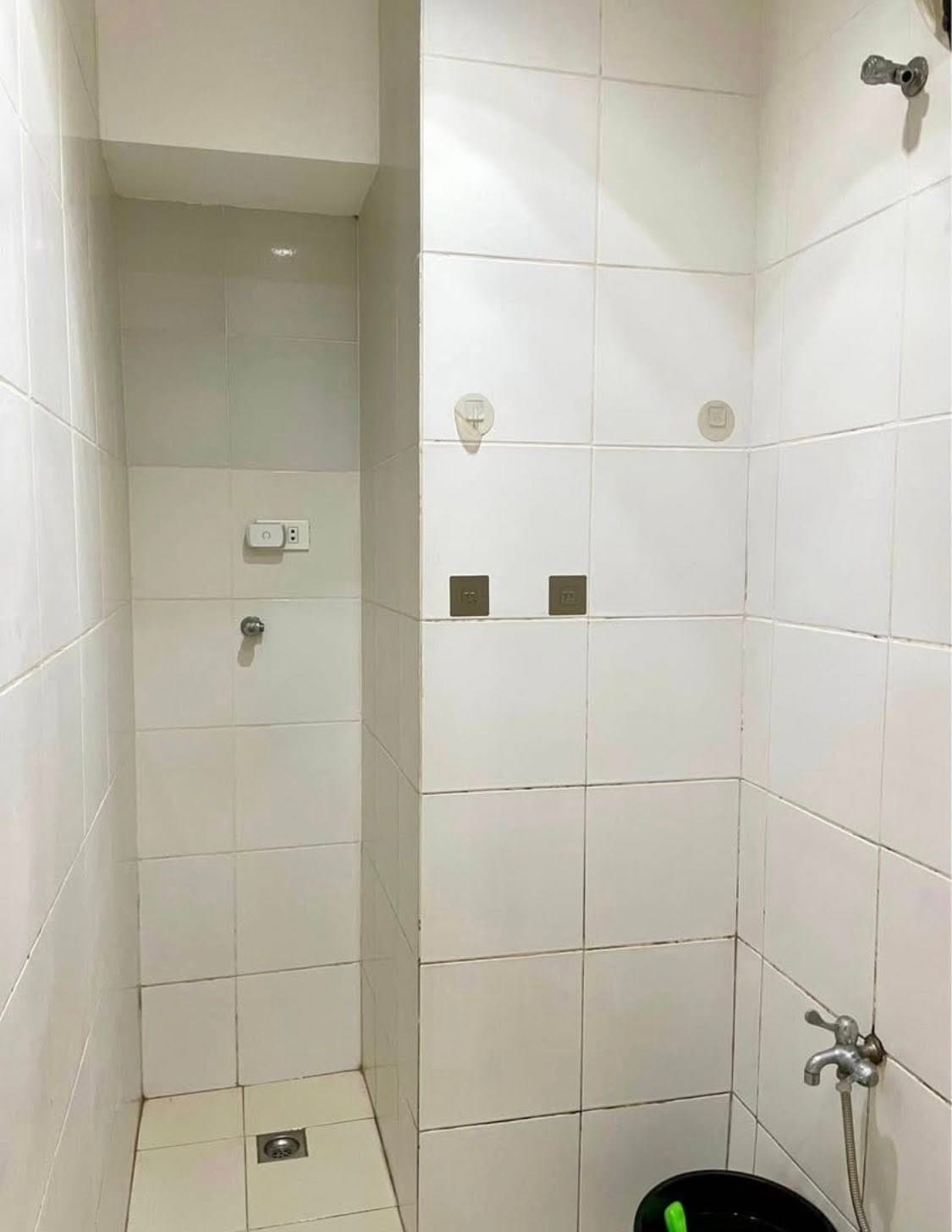 Victoria de morato condo for rent 2 bedrooms and 1 car parking slot. 28k only! 09772486390 - photo 3