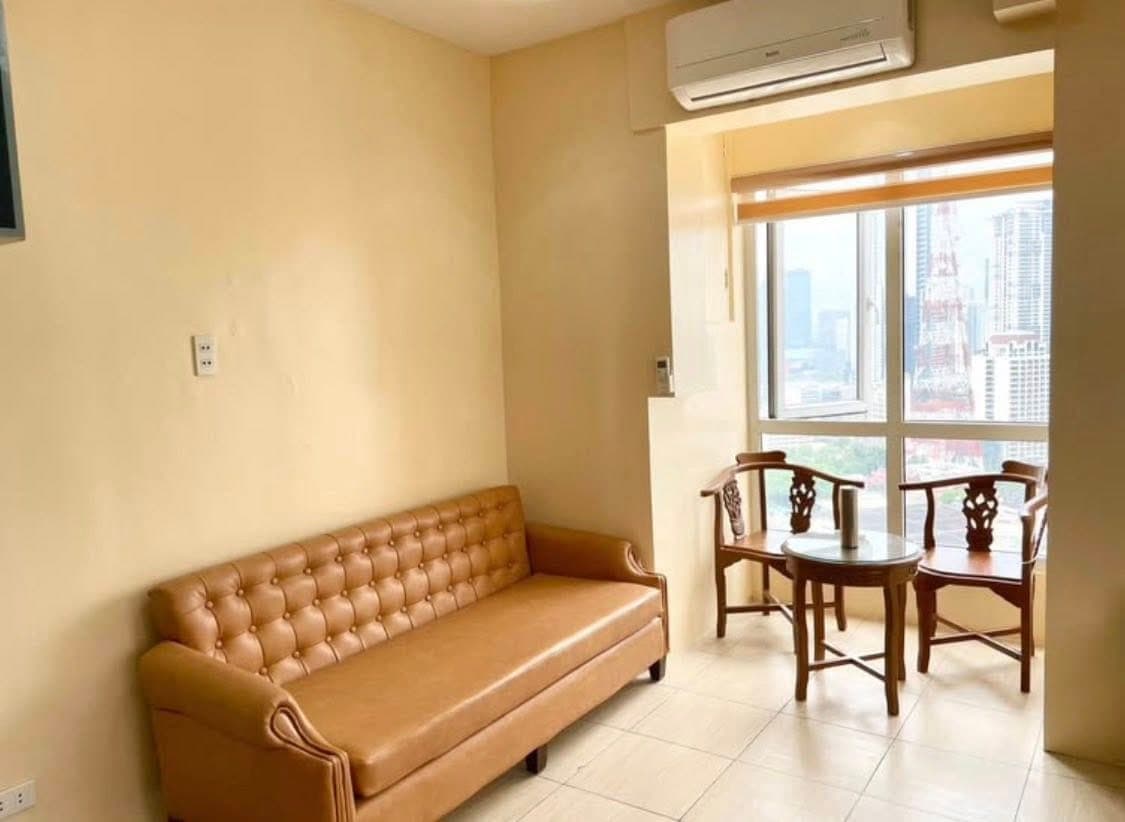 Victoria de morato condo for rent 2 bedrooms and 1 car parking slot. 28k only! 09772486390 - photo 6