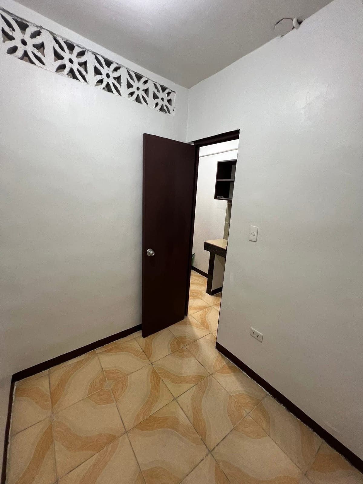 ROOM FOR RENT READY FOR OCCUPANCY✨ - photo 1