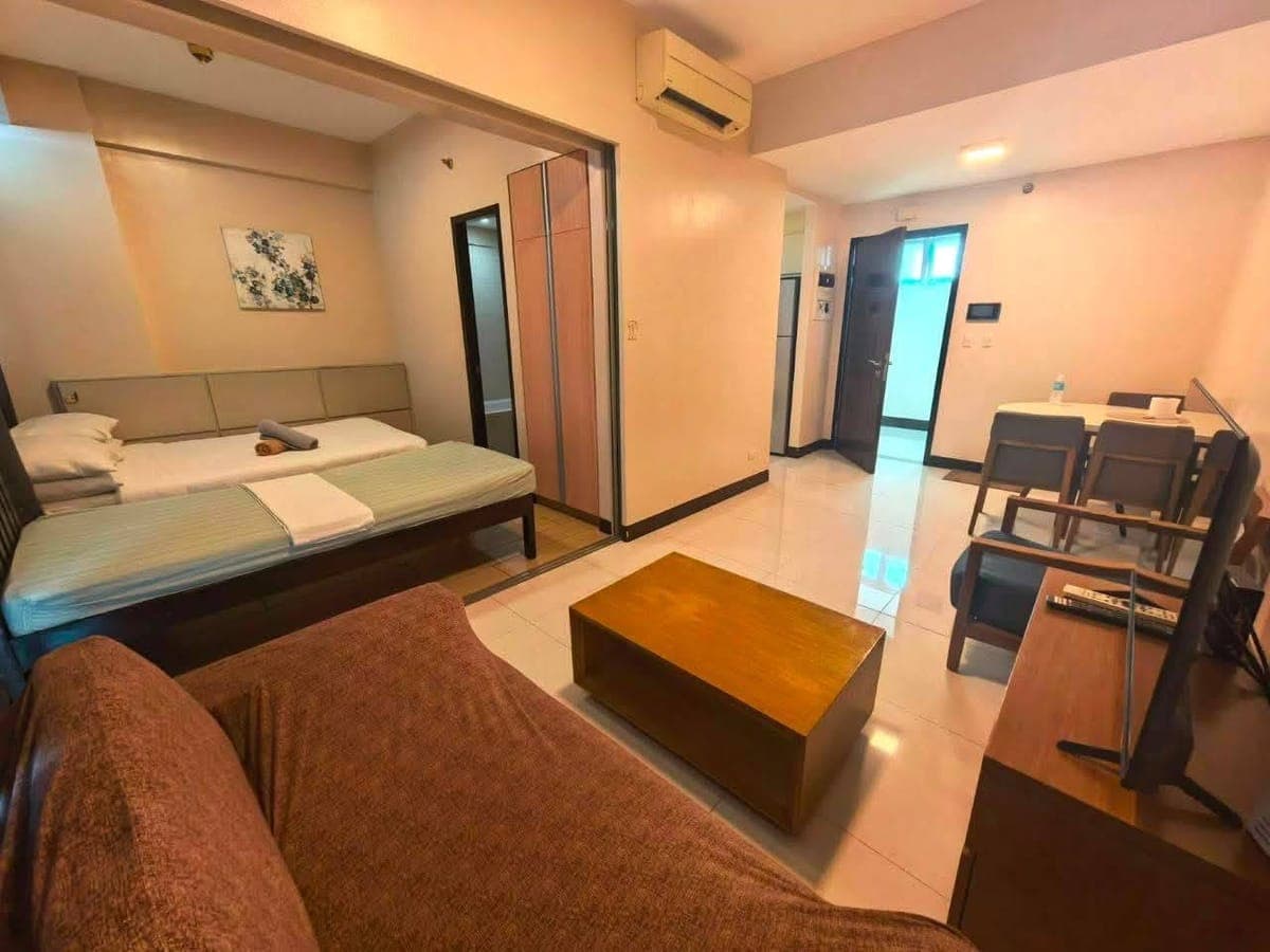 🏙️ FOR RENT: 1-Bedroom Penthouse Unit 🏙️ - photo 5
